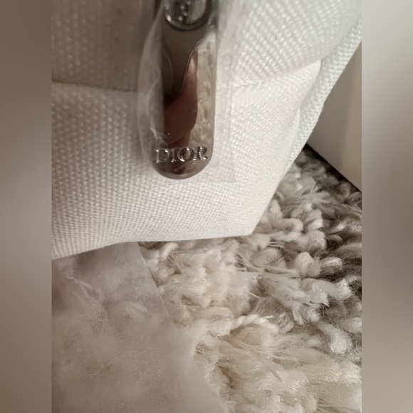 New Miss Dior Pouch & Miss Dior Parfum Deluxe Mini, 5ml. + mini freebies - Picture 6 of 11